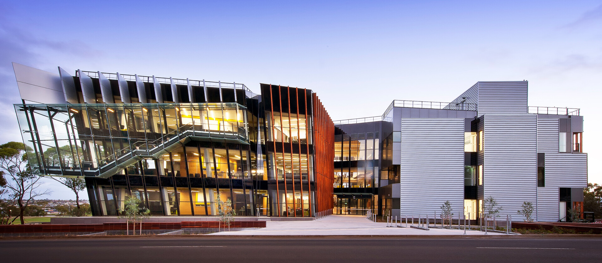 Deakin Uni REACH External